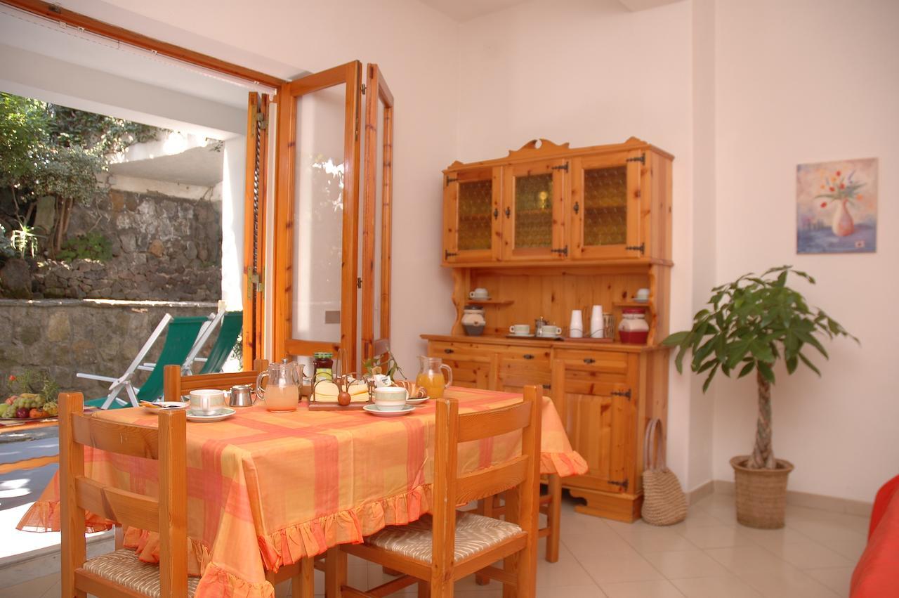 レジデンス ヴィラ ティナ Forio di Ischia 部屋 写真