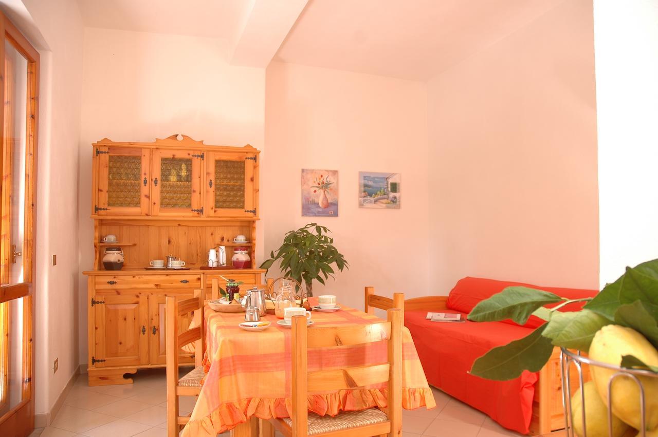 レジデンス ヴィラ ティナ Forio di Ischia 部屋 写真